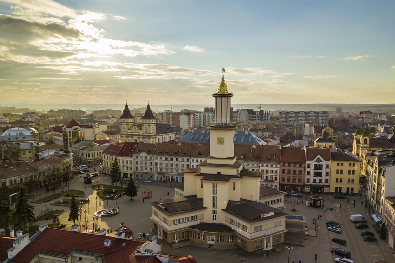 Івано-Франківськ – Варшава автобус | квитки, час у дорозі та поради для поїздки